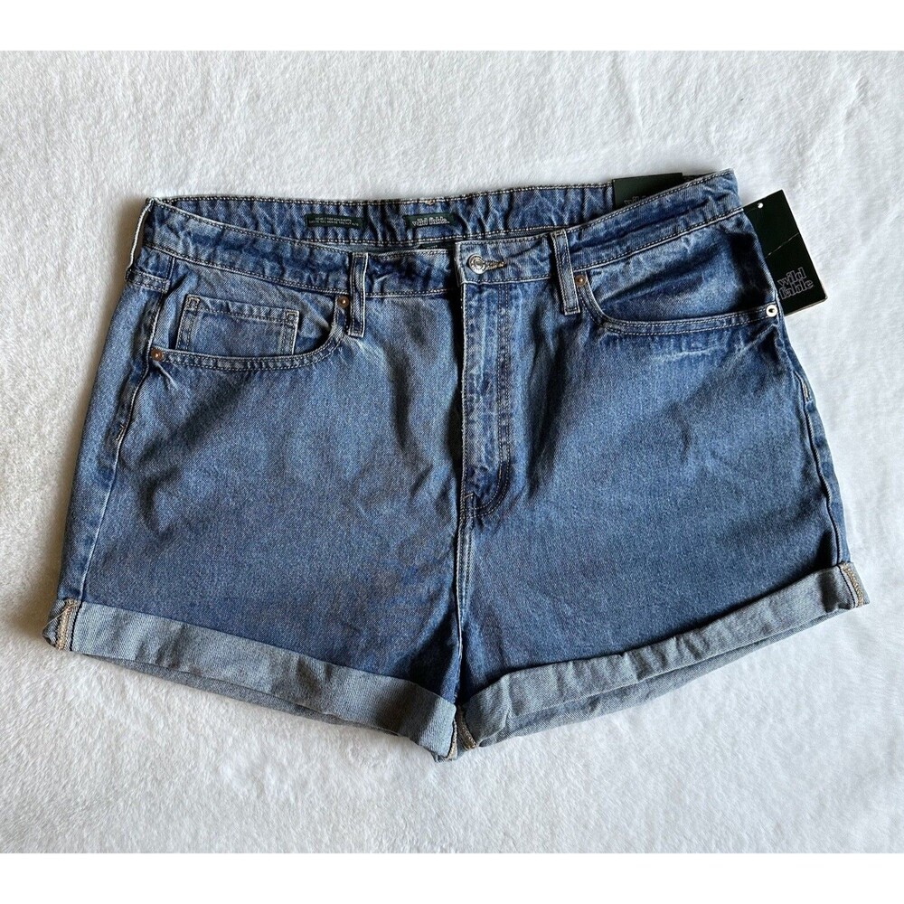 NWT Wild Fable Women's Highest Rise Mom Shorts Cuffed Leg Light Wash Size 18/34R